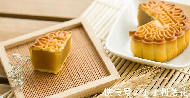 月饼蒸出来，又软又糯，做法超简单！