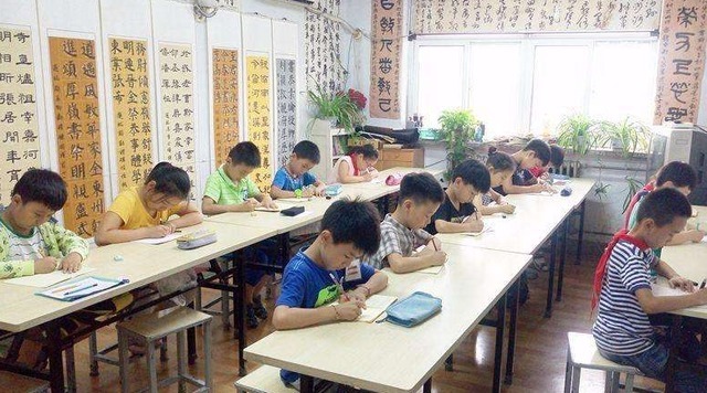 孩子!小学生试卷火了,字迹堪比“印刷体”,看完让一众网友羡慕