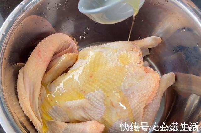 立秋后,多给家人这样蒸鸡吃,鸡肉嫩滑又滋补,营养不流失,解馋