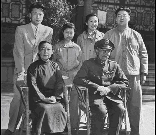 主动|妻子不能生育，他坚持14年不纳妾，岳父主动给他送来14岁女孩当妾