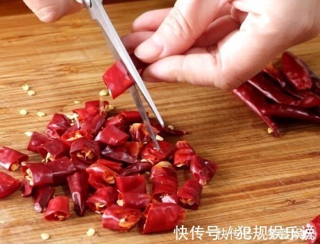 泡腐竹时,不要放在水里就泡,学会饭店的方法,简单快速还劲道