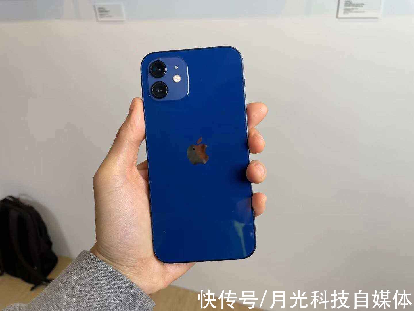 iphone|iPhone SE3都不想了，苹果最低5G旗舰诞生，A14+IP68只要3399元