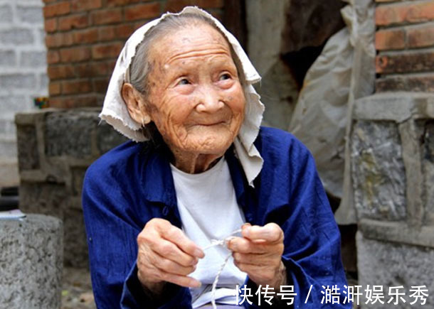 长寿|105岁老人晚上从不吃“3物”，许多人当美食天天吃，怪不得不长寿