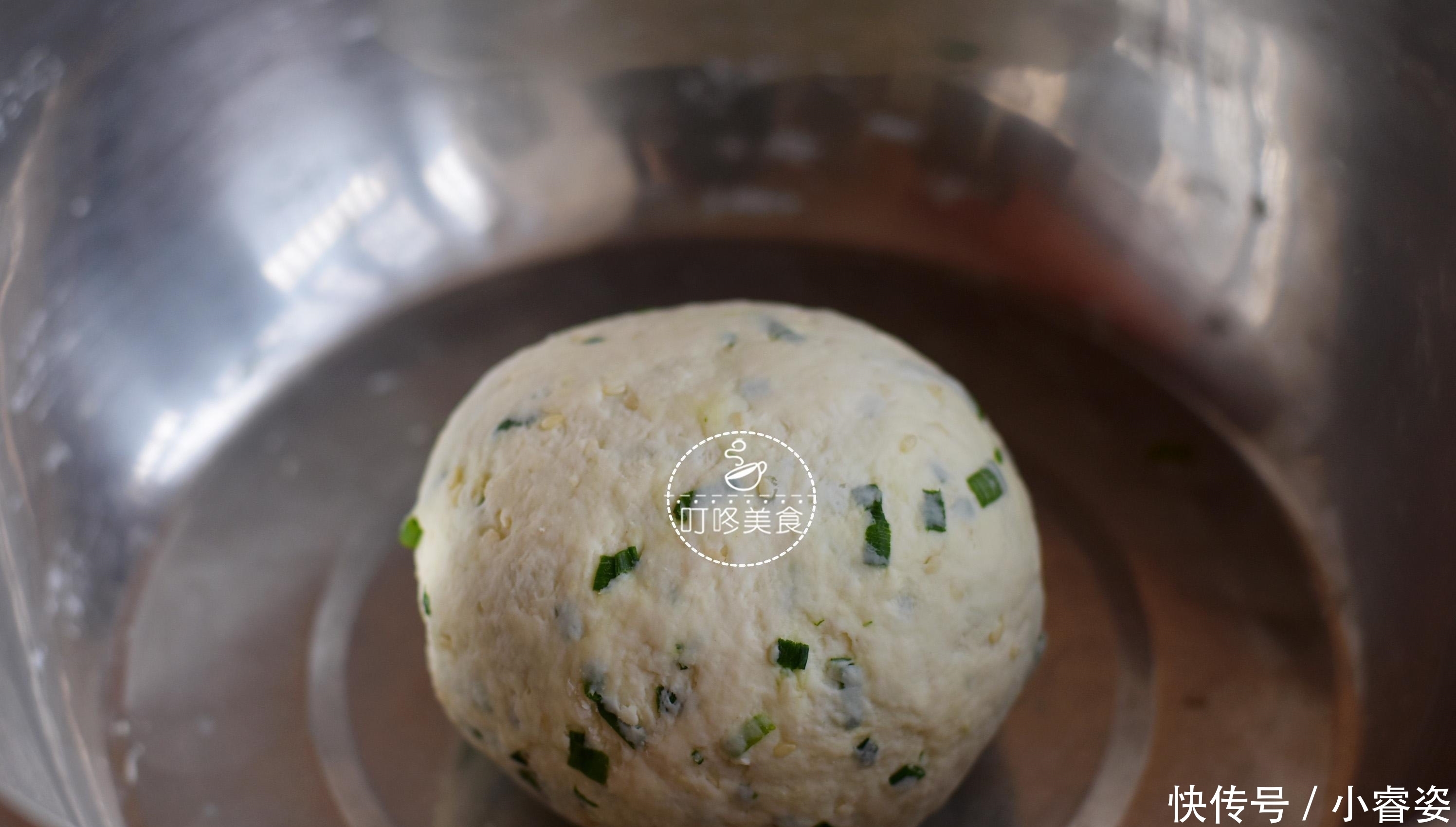 2分钟教会你做炸酥果,步骤超简单,又酥又脆,学会不用买零食了