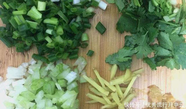 灵魂|正宗潮汕海鲜砂锅粥,是他的灵魂,难怪如此美味