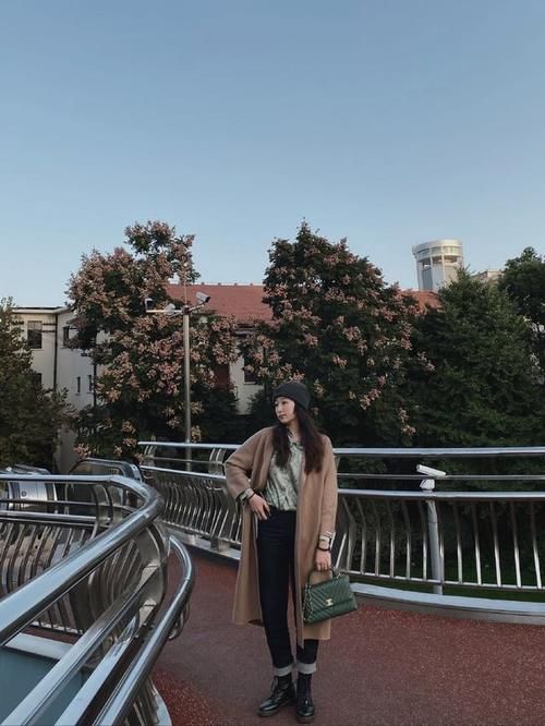 基础品|大衣里面穿什么？流行这些搭配，让你时髦至极！