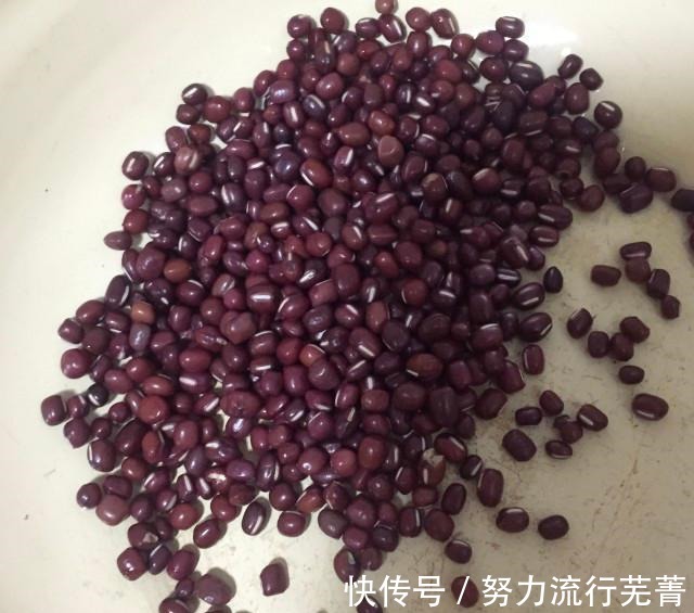红豆粥|玉米碴红豆粥,香气浓郁,美味营养!