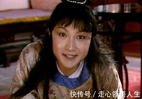 晴雯#怡红院的玛瑙碗随便摔,中秋宴上的一个茶杯,为啥让人找了半夜?