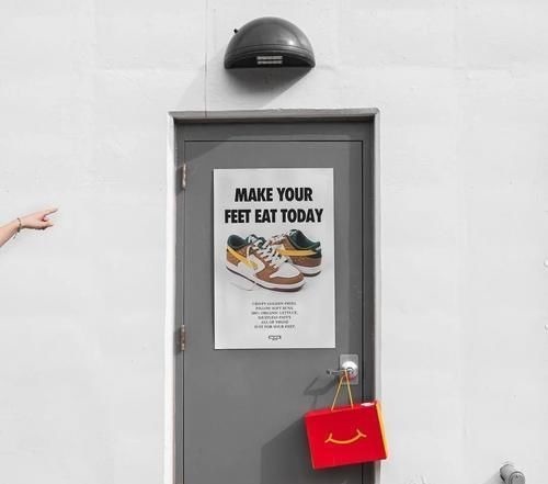 发售价 把RO和芝加哥“抄”成一双鞋的行业里,Drake也是消费者