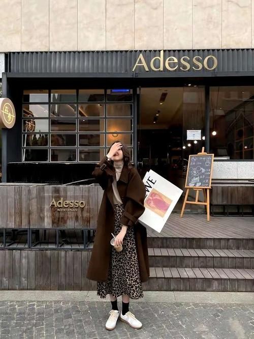 先把“羽绒服”收起来吧，今年流行这几款外套，保暖时尚还百搭