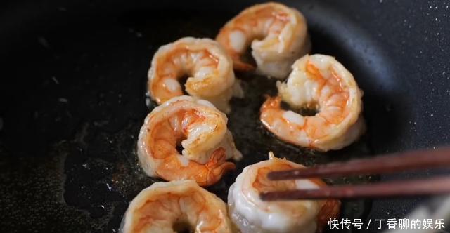 秋天|秋天,这碗意面要多吃,营养极高,自己做一盘不到20元