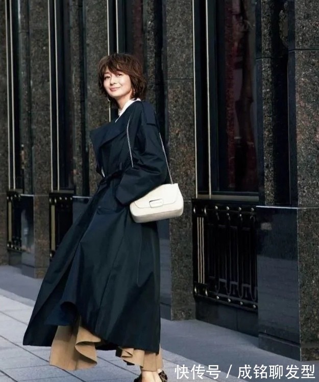 女人|五六十岁的女人这样穿衣才养眼!时髦洋气又显年轻,自然又接地气