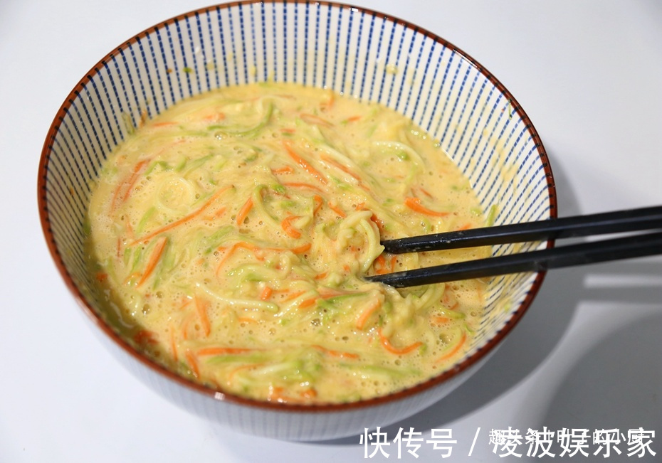 食谱|胡萝卜别总炒着吃,换个花样做给孩子吃,天然的“长高食谱”!