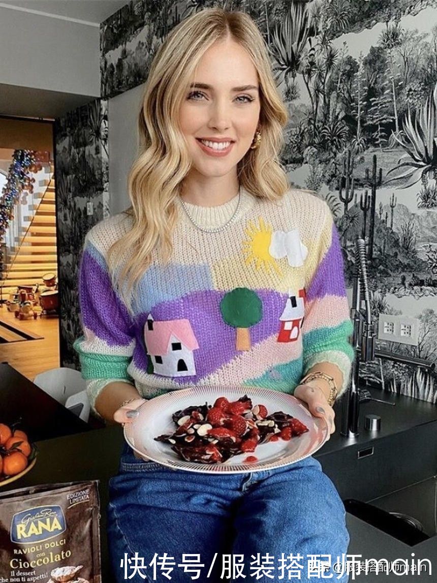 买了卡通毛衣却不会穿？这6种搭法请收好，上班日常都适合