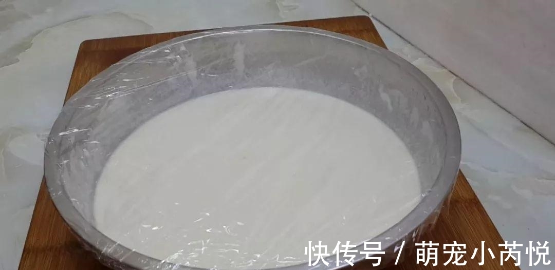 蛋糕|1碗大米，2个苹果，锅里蒸一下，做出创意小发糕，比蛋糕好吃几十倍