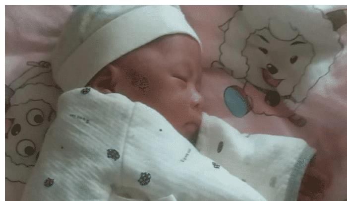 拒绝|新手爸爸想抱抱刚出生的孩子,结果遭到护士拒绝,这几点了解下!