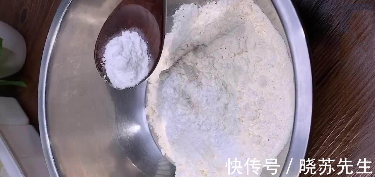 炸出来的油条又干又瘪?只要以下4点充分做到位,担保香脆又蓬松