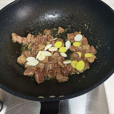 秋葵|秋葵炒牛肉丁