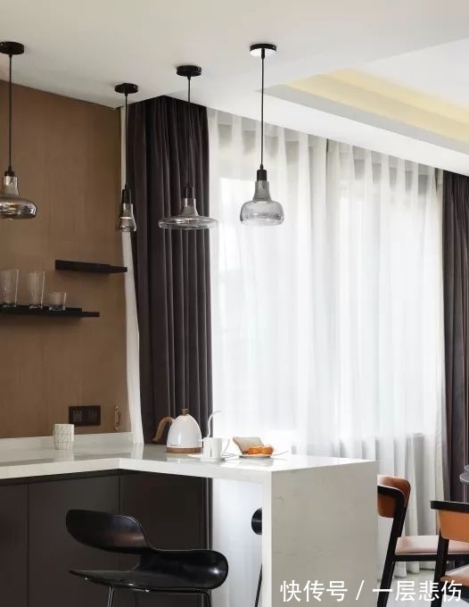 舒适|140㎡现代简约,简约空间里的一抹蓝,华丽舒适有档次