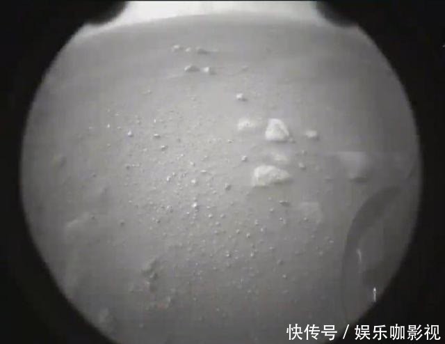 美国“毅力号”火星车成功登陆火星并传回首批火星地表图片