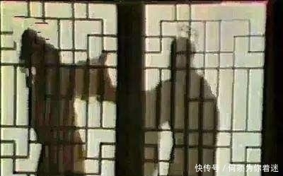 赵匡胤|小孩爬上龙椅,皇帝问天子好做吗,小孩回四字保住命,并成为皇帝