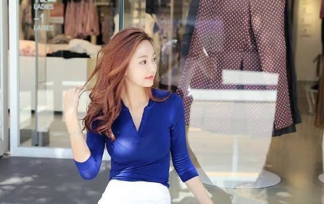 好身材|女生好身材穿上高跟鞋, 显示出高挑迷人的姿态