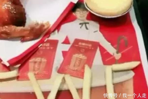 KFC|一个人吃KFC时,实在是太尴尬了,服务员教了一招,很实用!