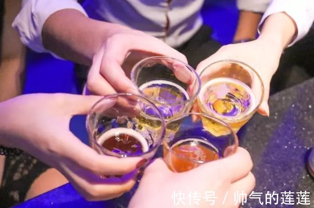 明码标价|一次消费高达万元!明码标价提供“服务”,KTV的歪风该停止了