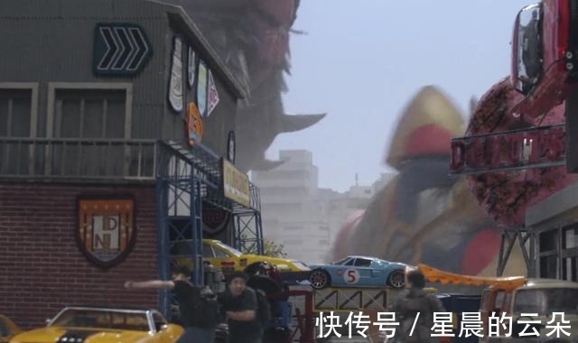 监督|泽塔奥特曼19话趣味彩蛋 三位监督现场看德尔塔天爪吃瘪挨打