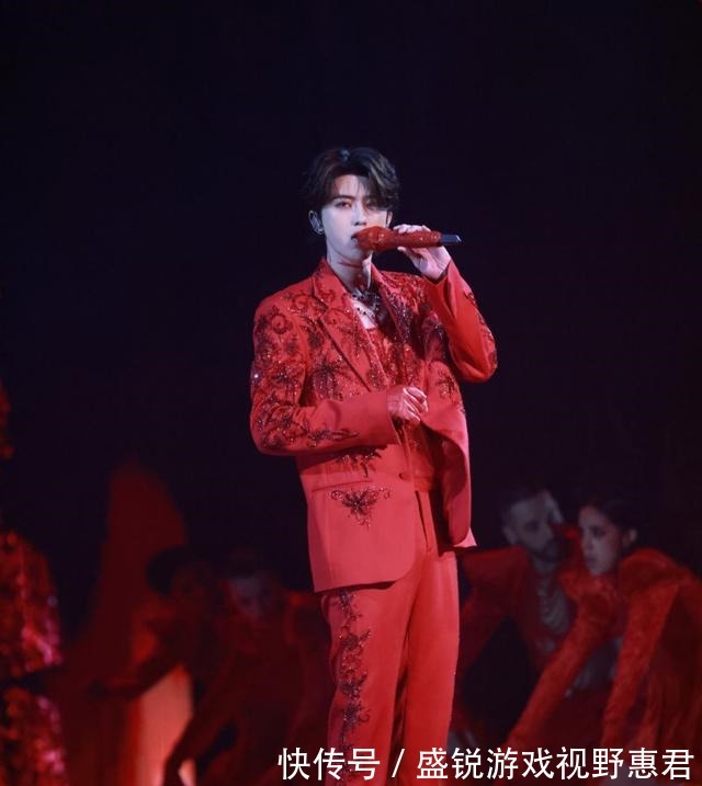 官方叫停选秀综艺，昔日明星有人游乐场跳舞，蔡徐坤现状让人唏嘘