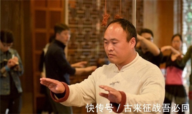 卸任|马云保镖曾舍命挡子弹,年入百万买房买车,马云卸任后过得咋样?
