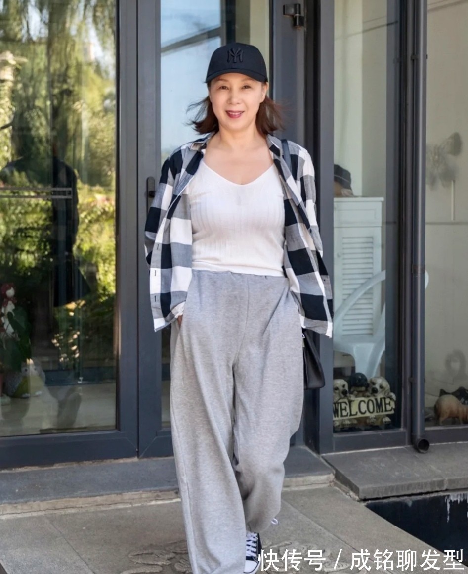 穿搭|真正会穿搭的60岁女人,一般都讲究这三点,颜值身材都不重要
