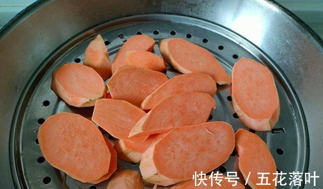 早餐多给孩子做它吃，比包子简单，锅里一煎，香糯鲜美，孩子爱吃！