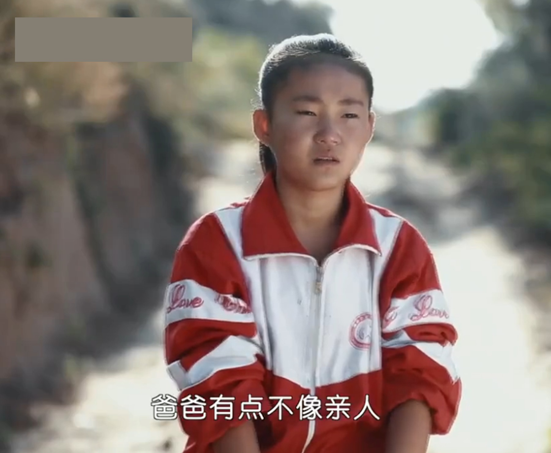 《變形計(jì)》農(nóng)村女孩要回村，挑上千元零食，富豪爸爸變臉真快