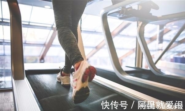 深蹲|注意：这3种运动，可能在给膝关节“减寿”，尽量少做点