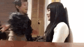 |搞笑GIF:据说老司机分析一位美女,只需要8秒钟