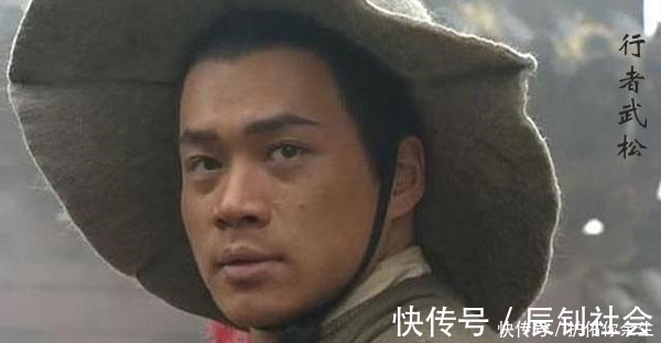 五虎将@水浒传中的十大梁山好汉,武松进不了前五,第2位可以单挑五虎将!