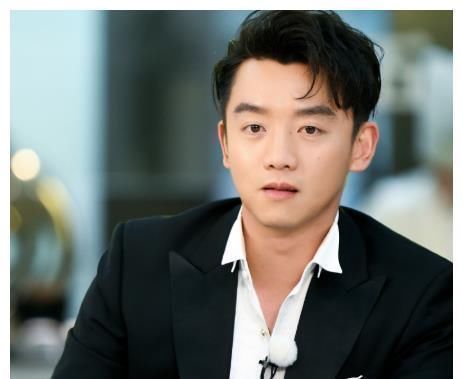 他被評為《跑男8》最多余的嘉賓,接不住成員的梗,看起來有點尬