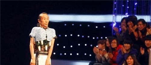 吴桥#中国最后一位缩骨功大师:用三个球两个碗,赢了李嘉诚4亿