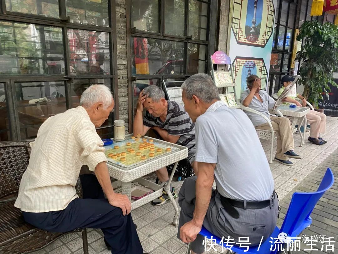 场地|场地高颜值、市民高素质，松江这个“读书吧”免费开放四年多没丢过一本书