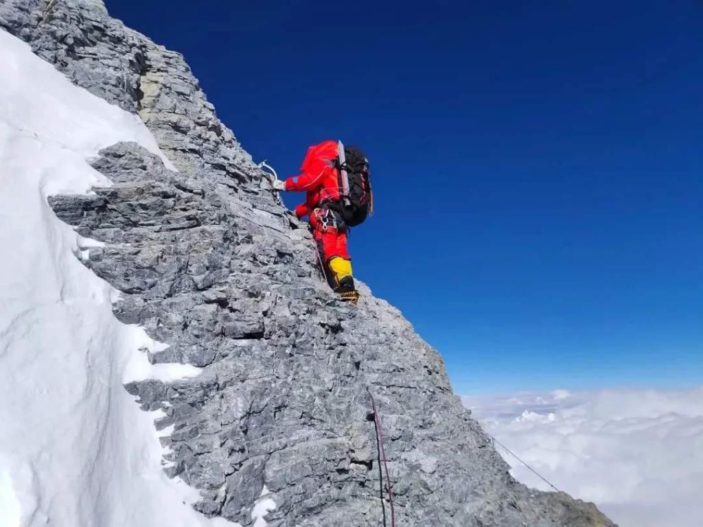 当地人|珠穆朗玛峰上的300多具遗骸，为什么至今仍无法被带下山？