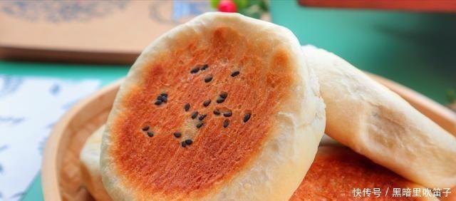 自己在家做的“日式红豆饼”,做法简单奶味浓郁,咬一口满是香甜