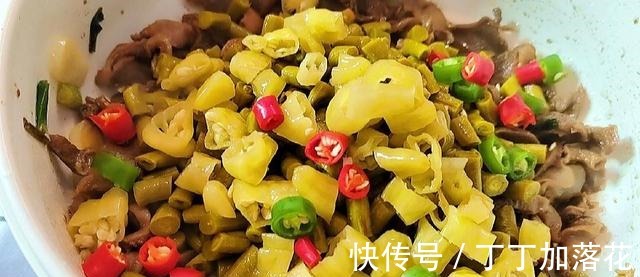 酸辣鸡胗最好吃的做法！酸辣爽口，特别下饭！家常做法！