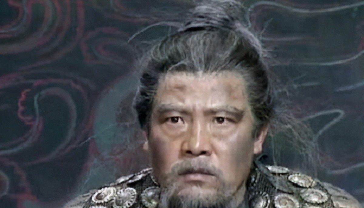 刘邦送给英布一个食盒,英布打开食盒看后心想:不得不反了