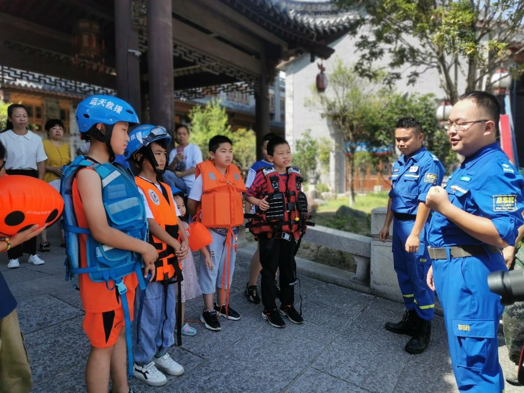 筑牢|红星街道：“暑期加油站”安全课堂开课，筑牢未成年人生命防线