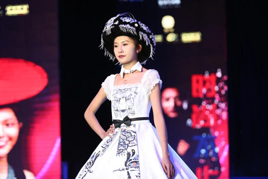 2020“爱华杯”雲绣霓裳国际民族服饰才艺大赛全球总决赛暨颁奖礼成功举办