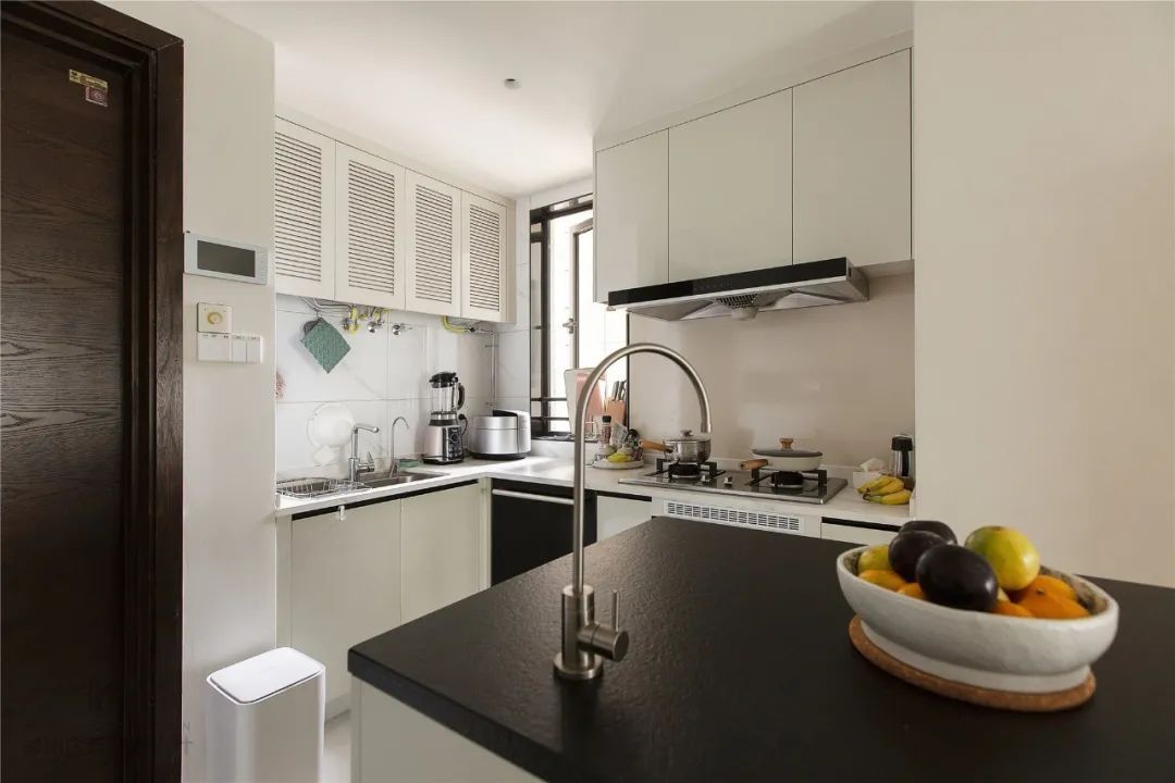 布置|90㎡现代侘寂风,极简的空间,优雅的线条,舒适的软装