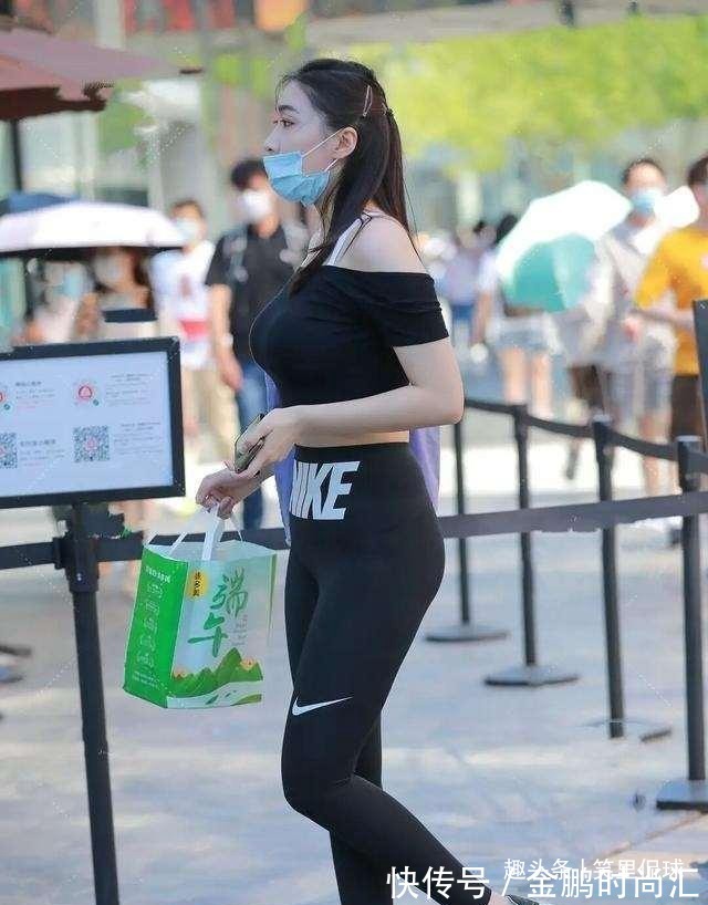 裤撑 靓丽闪耀的瑜伽裤穿出别样风采,显得身材修长迷人,亮眼十足