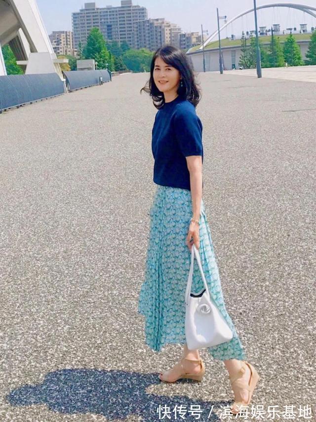 穿搭 建议中年女性，尽量少穿打底裤！瞧日本主妇这样搭，时髦又女人味