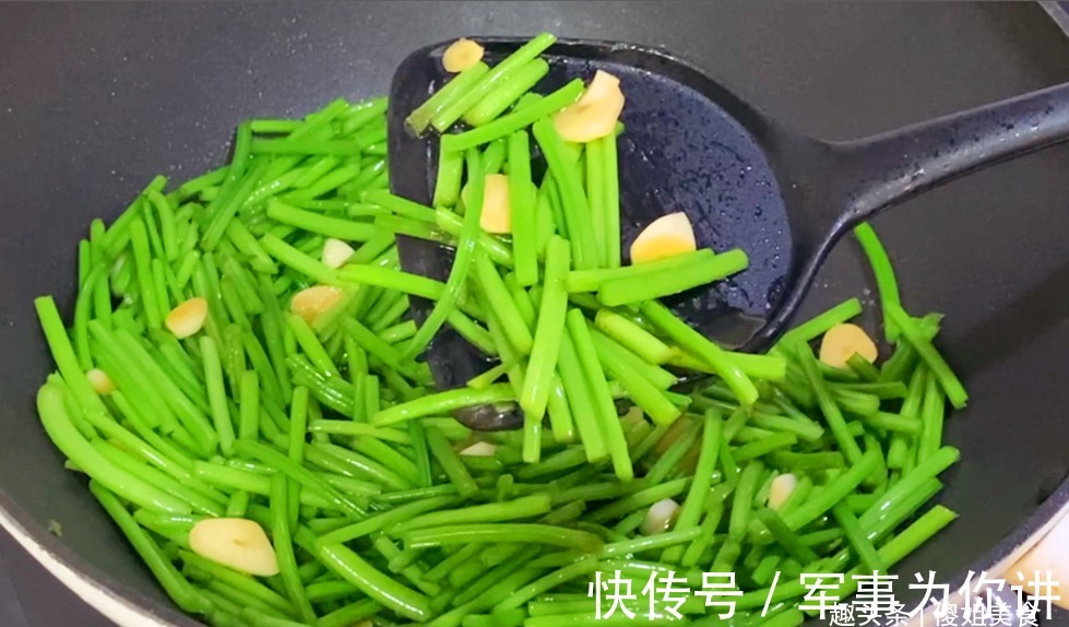 南瓜梗|此菜是碱性食物，比莲藕冬瓜都养人，才2元一斤，不懂吃可惜了